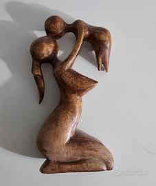 Statuetta in legno mamma con figlio