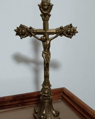 crocifisso in stile barocco vintage