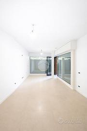 NEGOZIO A SCANZOROSCIATE