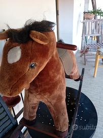 cavalluccio a dondolo 