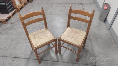 sedie in legno con seduta impagliata