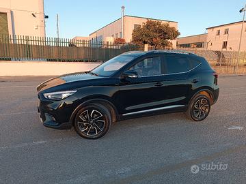 MG ZS LUXURY 