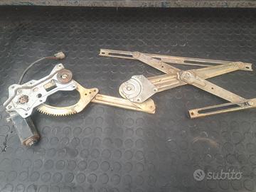 alzavetro anteriore sinistro pajero MB171249