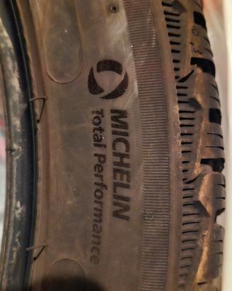 4 PNEUM. INVERNALI MICHELIN ALPINE 5 225/45/19  