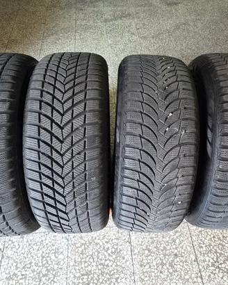 Pneumatici Invernali 215-55-16
