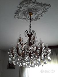 Lampadario con gocce in cristallo