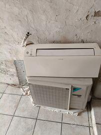 Condizionatore Daikin 12000 usato 5 mesi