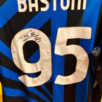 Maglia Inter autografata Bastoni