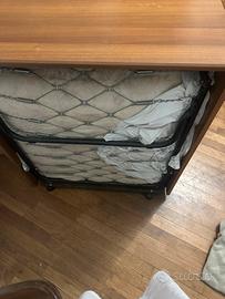 letto singolo in mobiletto con rete e materasso