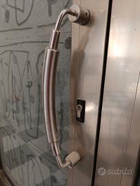 Porta in alluminio e vetro per negozio