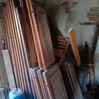 infissi in legno completi di persiane