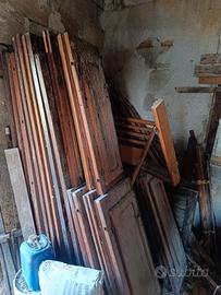 infissi in legno completi di persiane