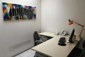 Stanze con utenze e servizi in studio legale