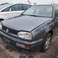 Volkswagen Golf 3 anno 1993 ricambi usati