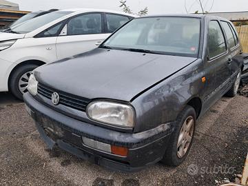 Volkswagen Golf 3 anno 1993 ricambi usati
