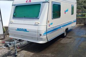 roulotte adria unika