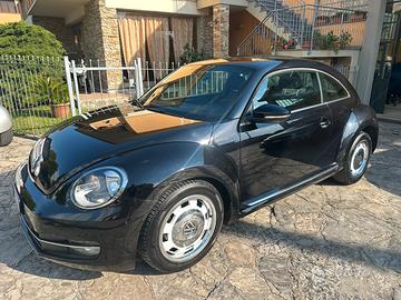 Volkswagen Maggiolino 1.6 tdi design