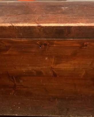 Baule coperchio bombato in legno 