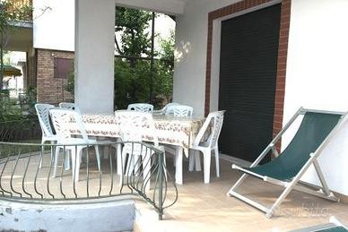 Pinarella p.terra 8 posti dal 01/08 al 15/08