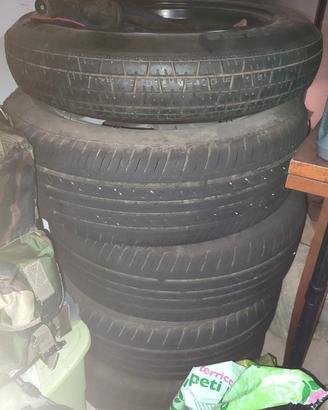 Gomme estive con cerchi in lega + ruotino
