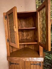 Mobile angoliera  in castagno pieno