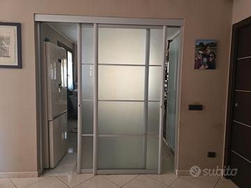 Porta arredo alluminio e vetro satinato