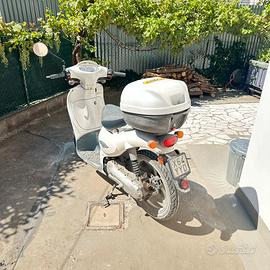 SCOOTER SCARABEO BIANCO