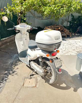 SCOOTER SCARABEO BIANCO