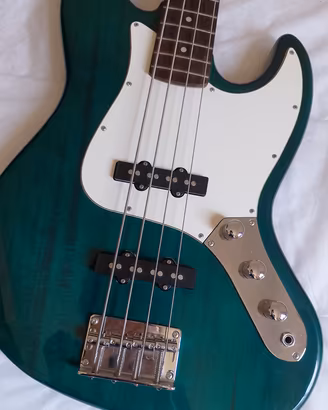 Basso elettrico Eko + Amplificatore Ibanez