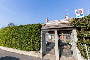 VILLA SINGOLA A SETTIMO MILANESE