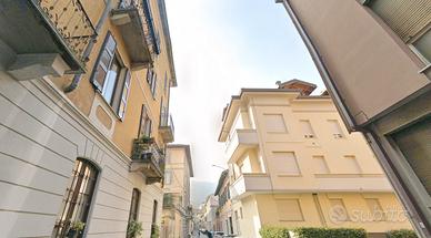 Bilocale a Como Borghi con balcone-libero