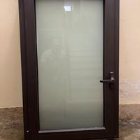 Finestra marrone alluminio vetrocameracon vasistas