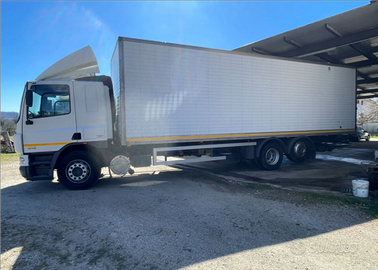 Autocarro Daf 75.310