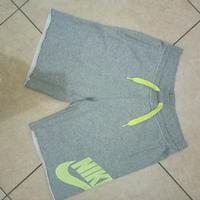 Pantaloni corti nike
