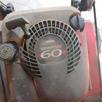 tagliaerbe con lame rotanti