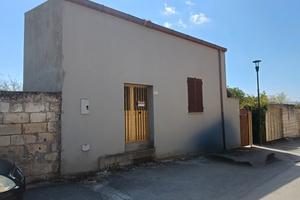 magazzino con cantina 