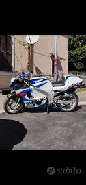 suzuki gsx-r 600 srad