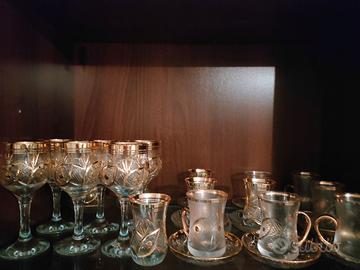 Set tazzine da tè e calici 