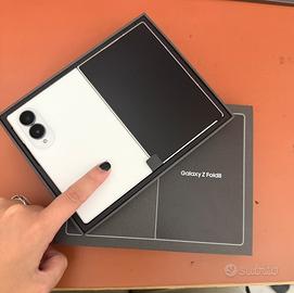 Samsung Galaxy Fold 8 - 256 GB nuovo da attivare