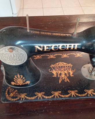 macchina da cucire Necchi