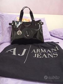 Borsa con portafoglio Armani Jeans di vernice nera
