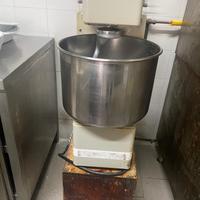 Impastatrice professionale - zona Forte dei Marmi