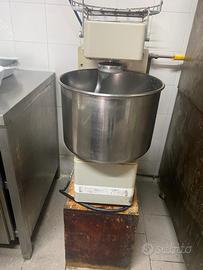 Impastatrice professionale - zona Forte dei Marmi