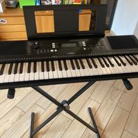 Tastiera Yamaha psr e373