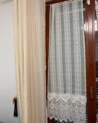 Tenda singola in pizzo bianco con motivo geometric