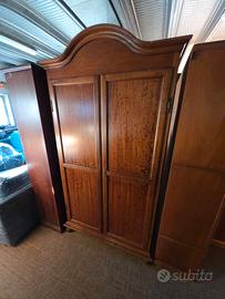 mobili in legno anticato