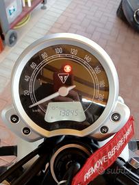 Triumph street twin 900