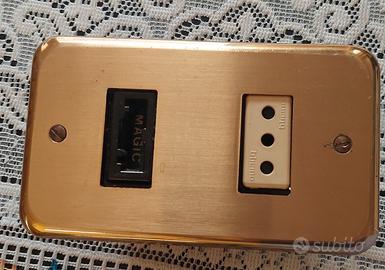 Portafrutto frutto placca bticino magic