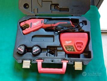 Taglia tubi Milwaukee  Usato 