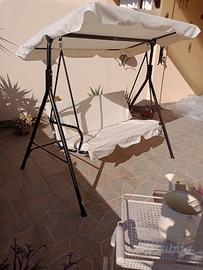 Dondolo tre posti con parasole -